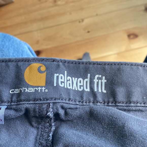carhartt relaxed fit pants. Super comfy. - Picture 2 of 3